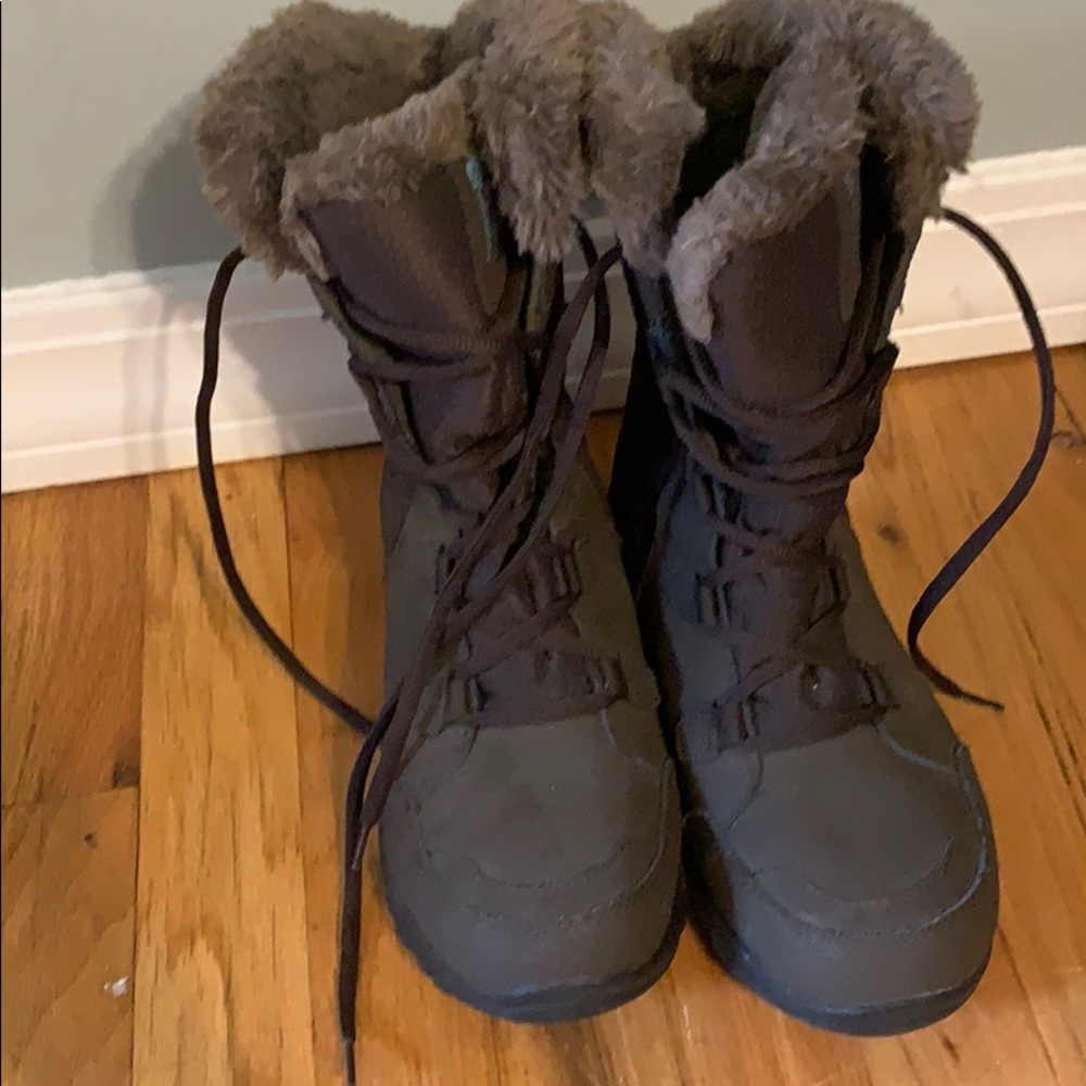 Columbia snow boots